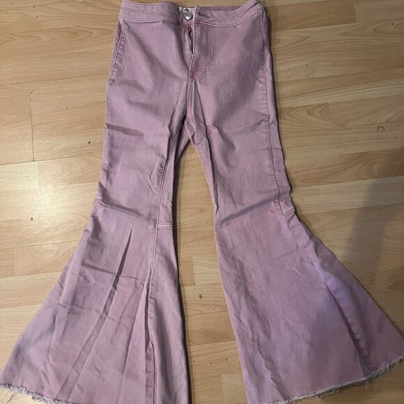 WE THE FREE JUST FLOAT ON FLARE JEANS SIZE 26 PINK - Picture 1 of 5